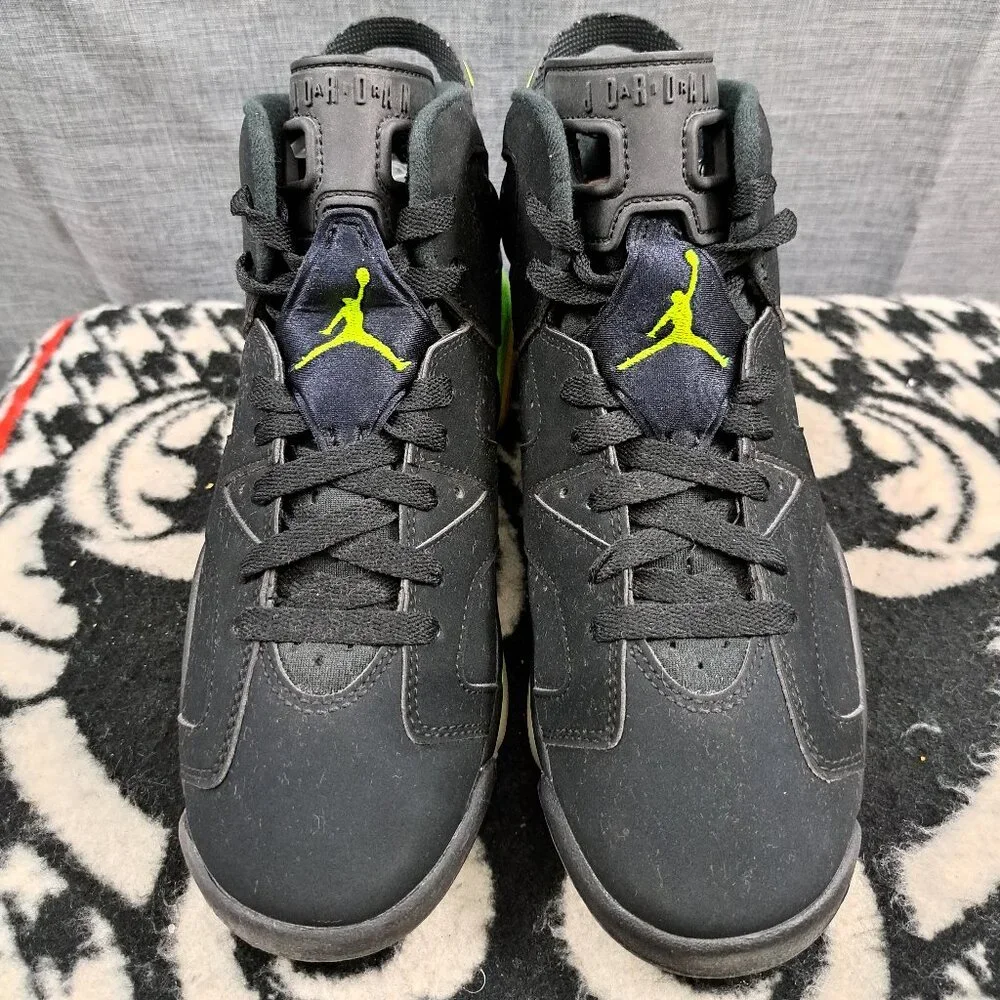 %Nike Air Jordan 6 Retro GS Youth Size 5.5 / AJ23